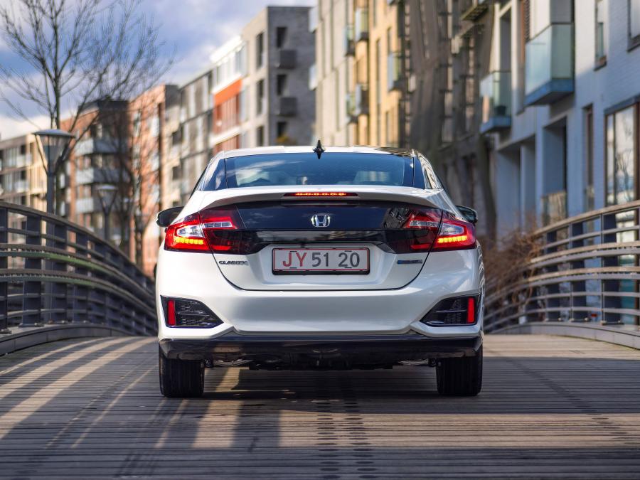  Honda Clarity Fuel Cell 2016 года  (WW) (фото 11 из 38)